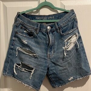 AE 90’s Boyfriend Short